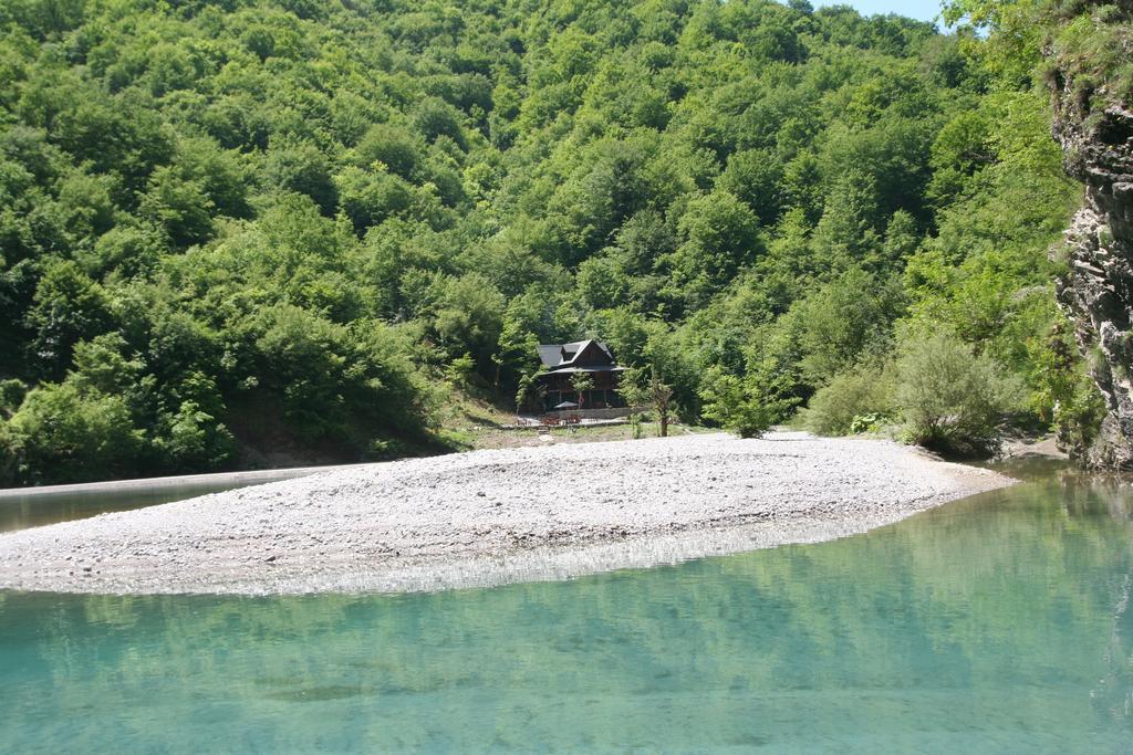 Park Blini Shala River Moll' e Shoshit Exteriör bild