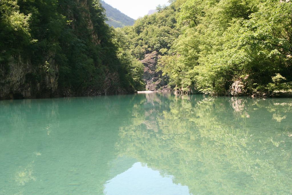 Park Blini Shala River Moll' e Shoshit Exteriör bild