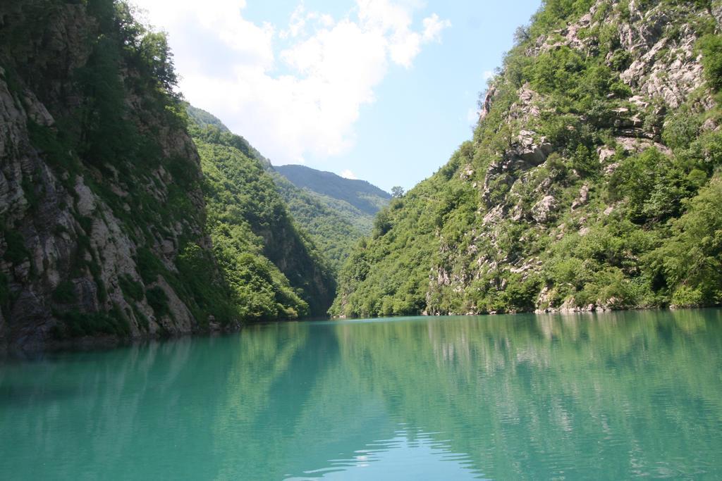 Park Blini Shala River Moll' e Shoshit Exteriör bild